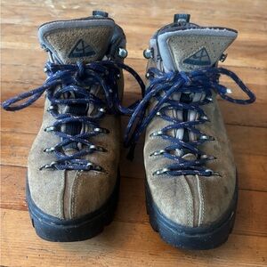 Vintage 90’s Nike ACG Trail Hiking Boots
